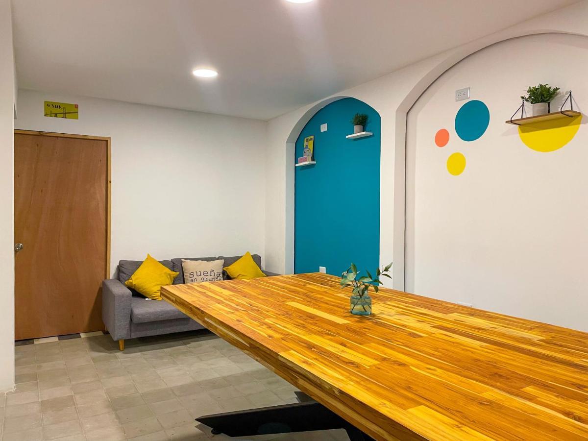 Baku Laureles Hostel Меделин Екстериор снимка