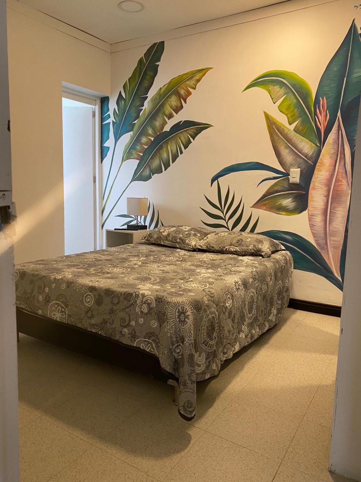 Baku Laureles Hostel Меделин Екстериор снимка
